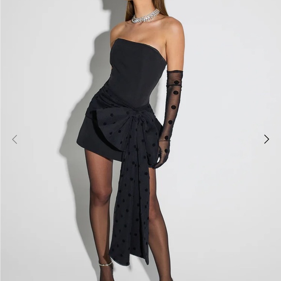 Chic Strapless Black Dress with Polka Dot Bow - Picture 1 of 2